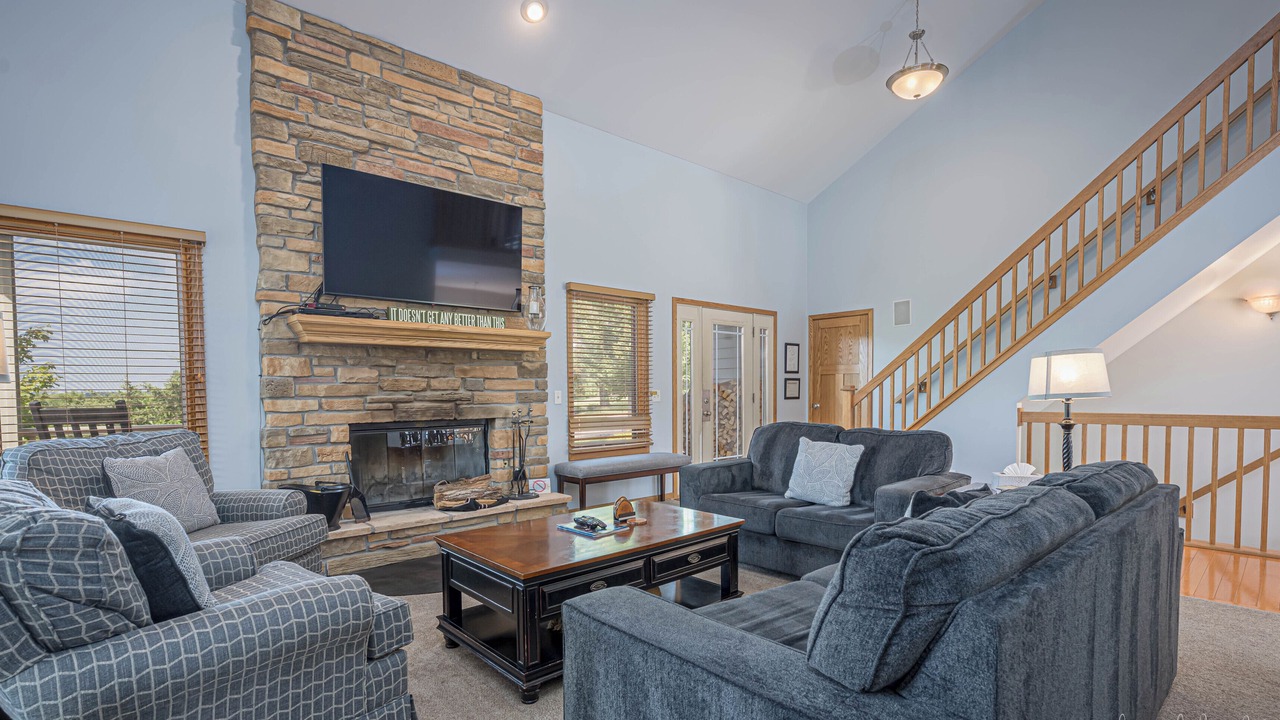 Photo of Livingroom in The Galena Territory