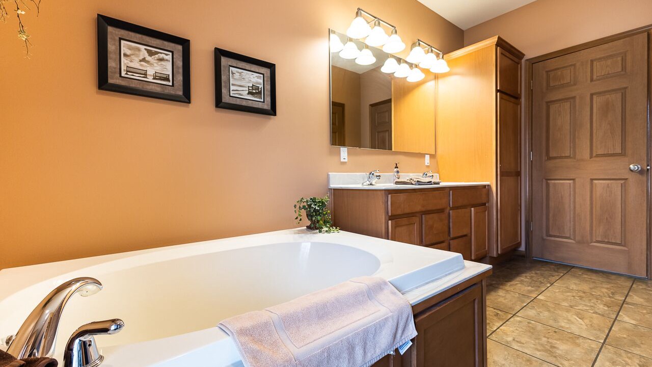 Photo of Bathroom in The Galena Territory