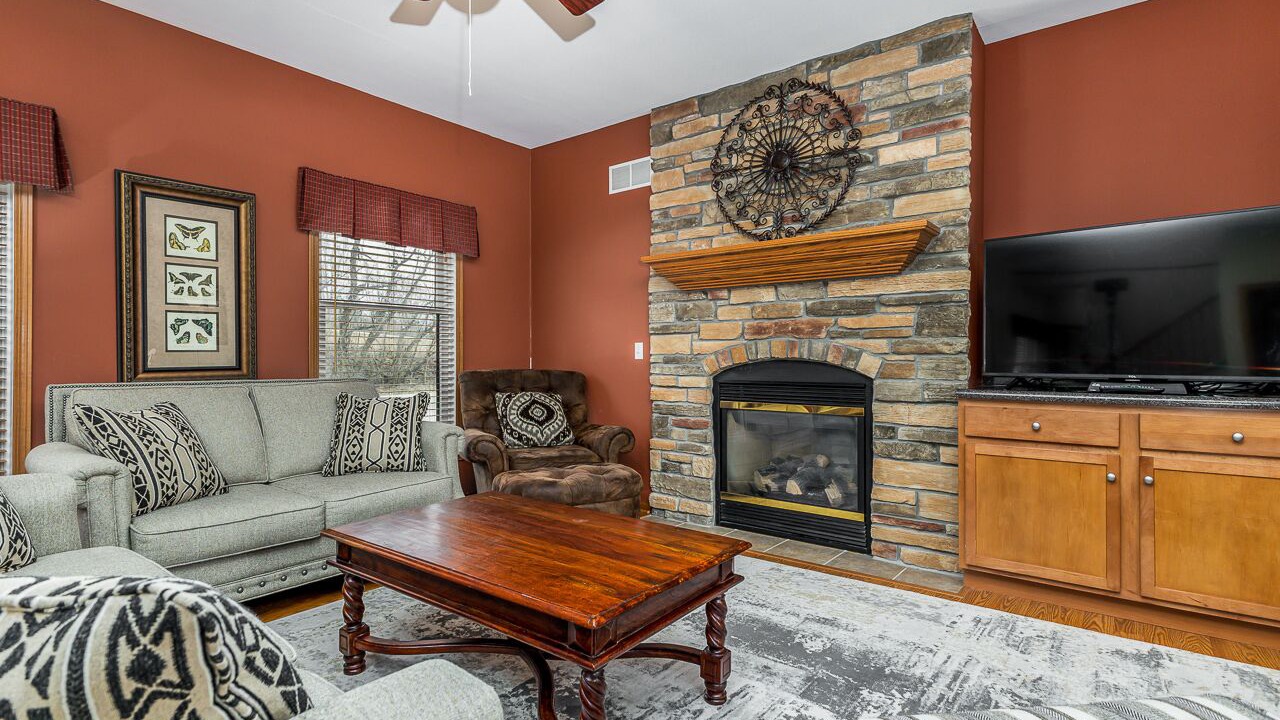 Photo of Livingroom in The Galena Territory
