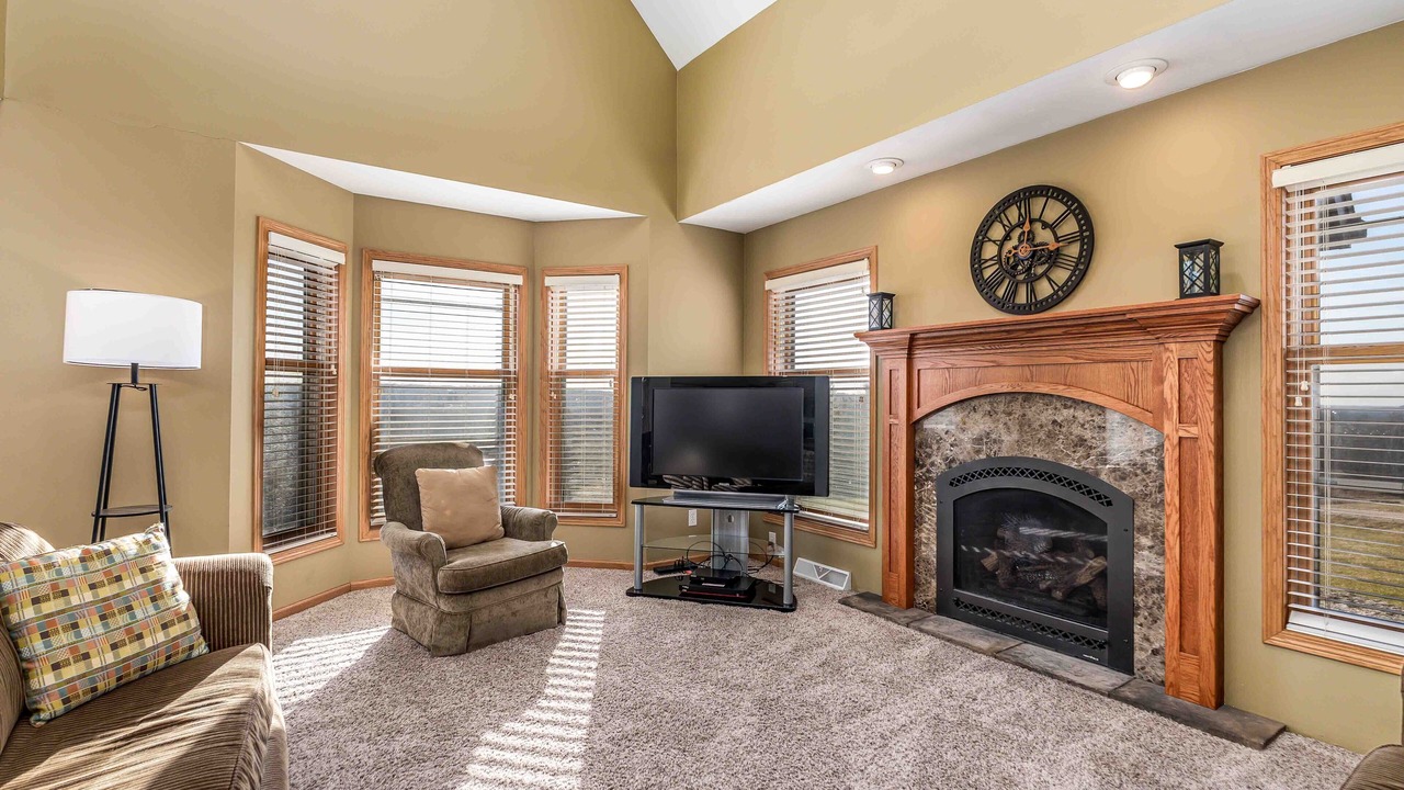 Photo of Livingroom in The Galena Territory