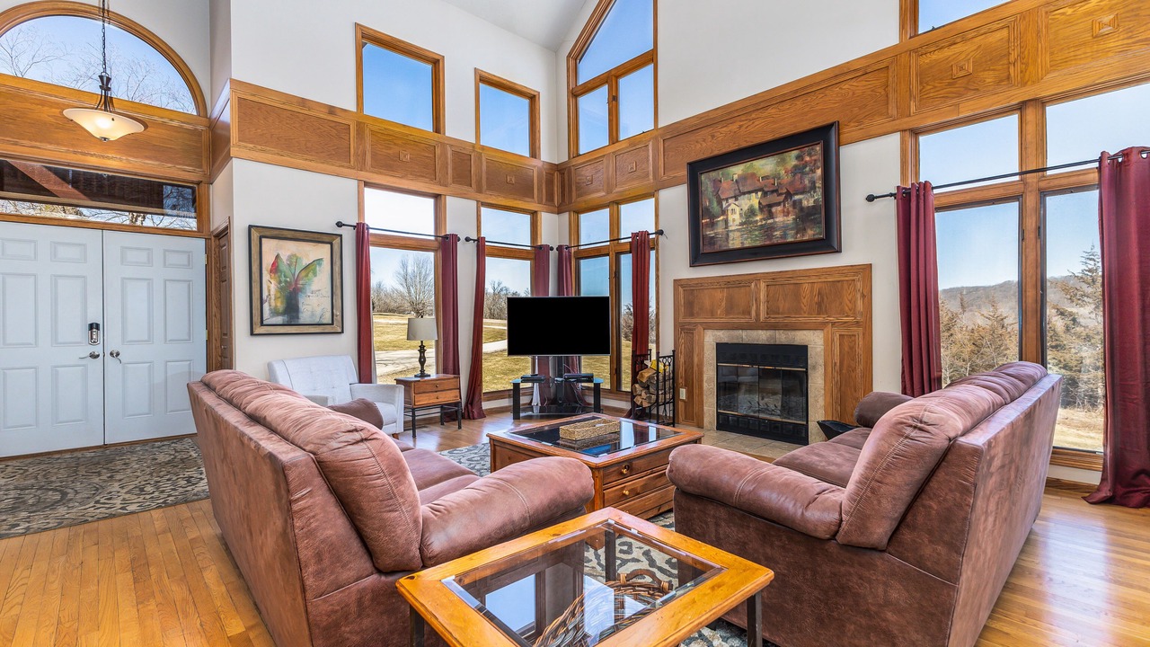 Photo of Livingroom in The Galena Territory