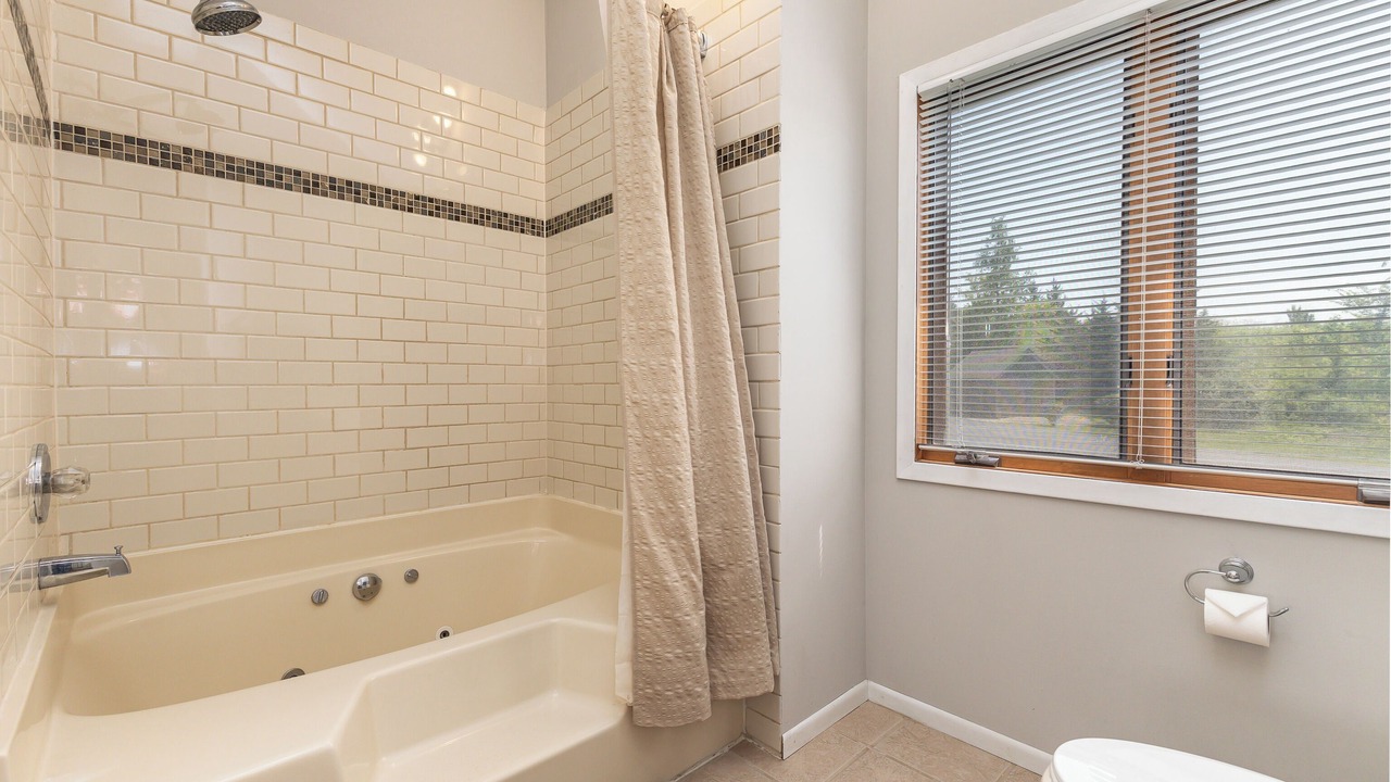Photo of Bathroom in The Galena Territory