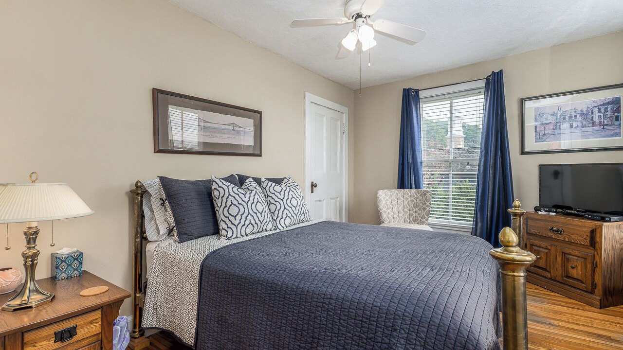 Photo of Bedroom in Galena