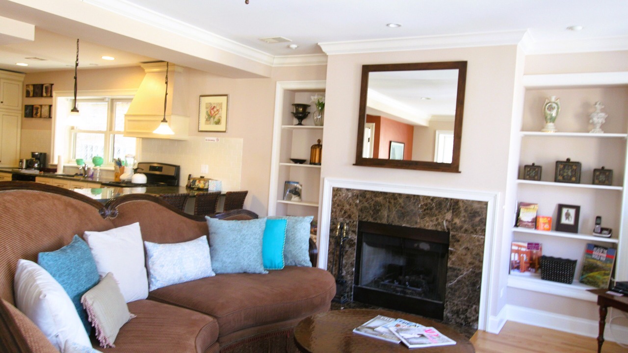 Photo of Livingroom in Rogers Park