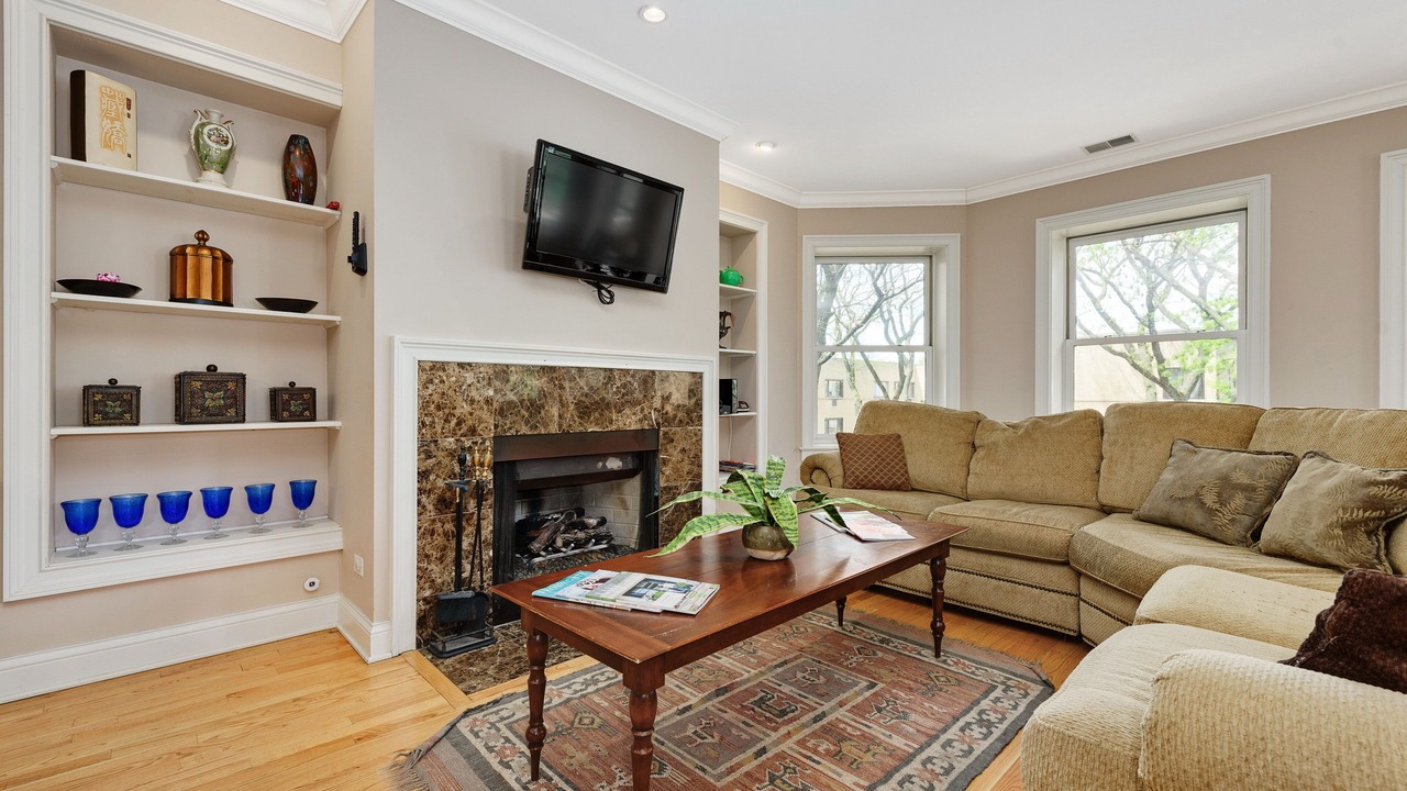 Photo of Livingroom in Rogers Park