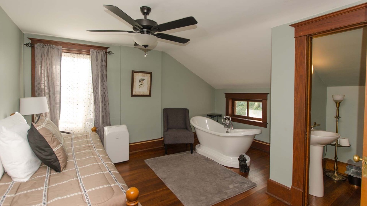 Photo of Bedroom in Galena