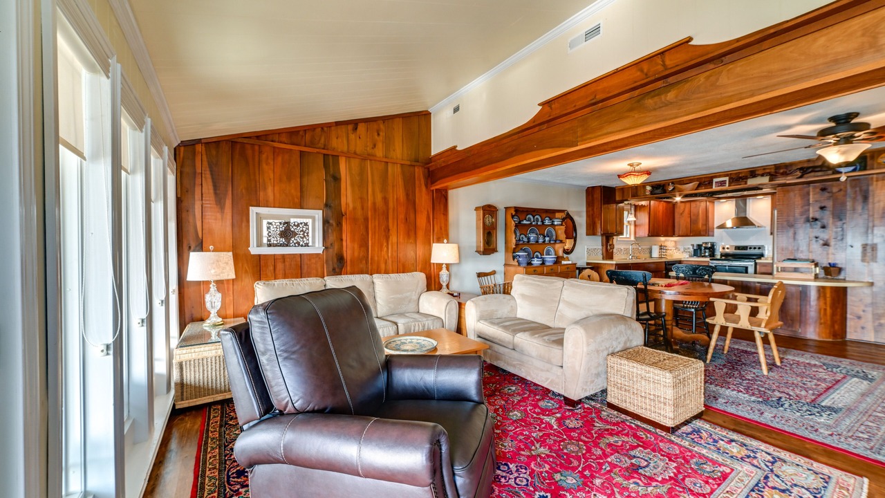 Photo of Livingroom in Cave-in-Rock