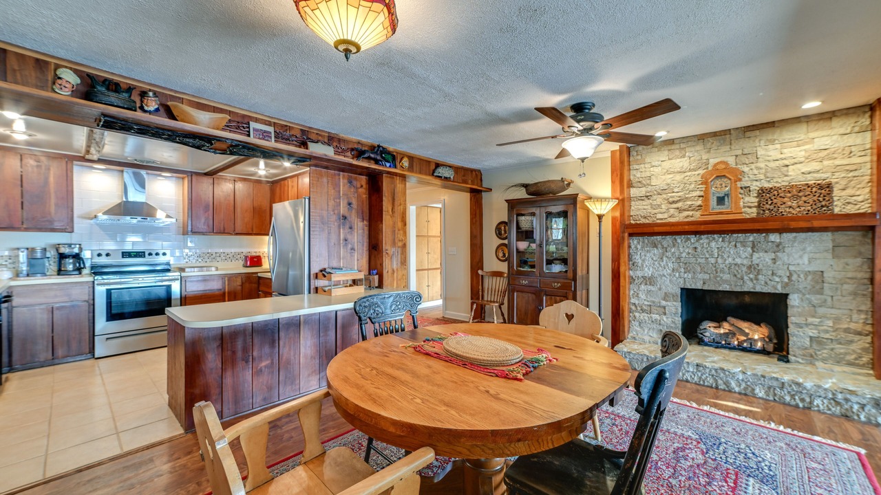 Photo of Kitchen in Cave-in-Rock