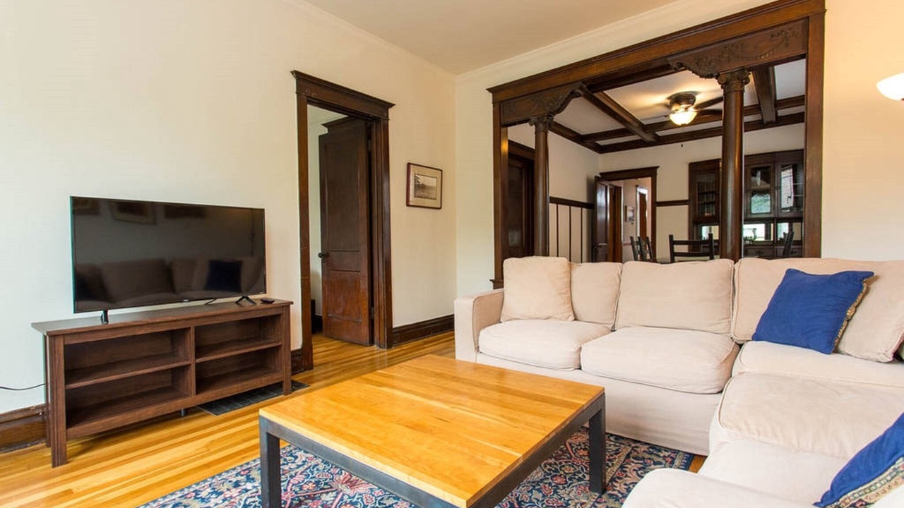 Photo of Livingroom in Lakeview