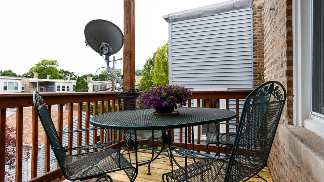 Photo of Outdoor in Lakeview