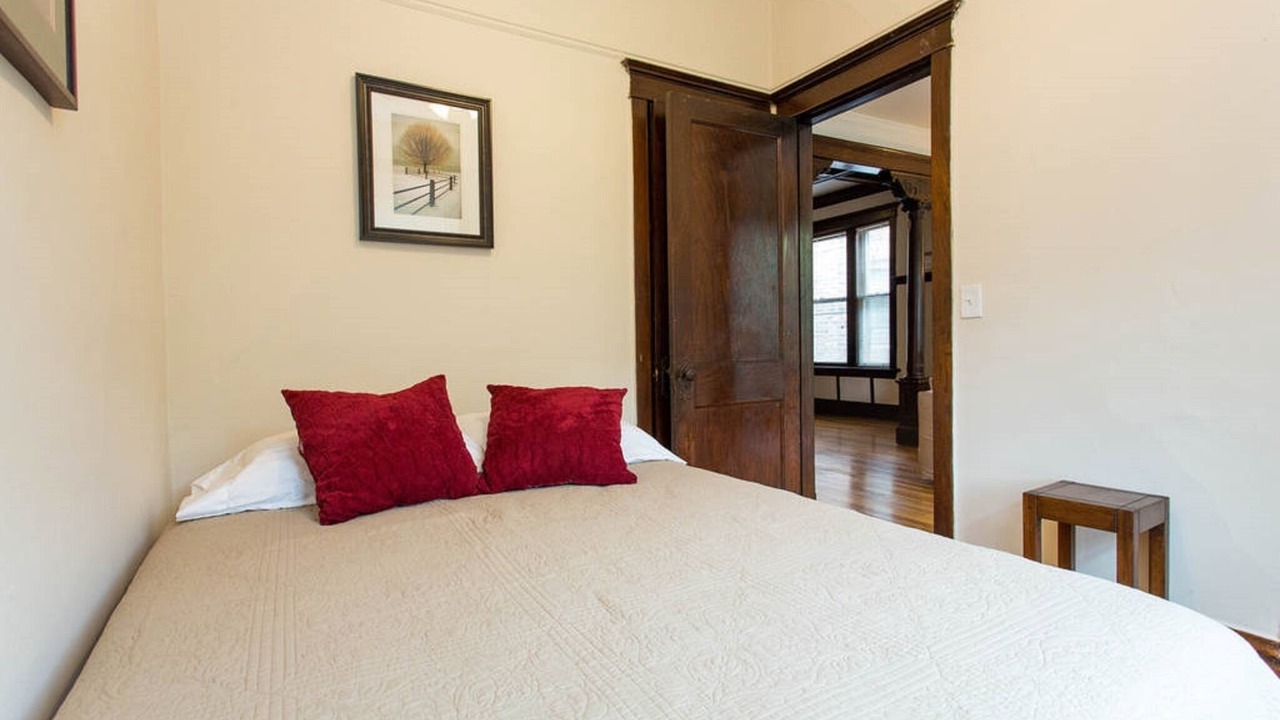 Photo of Bedroom in Lakeview