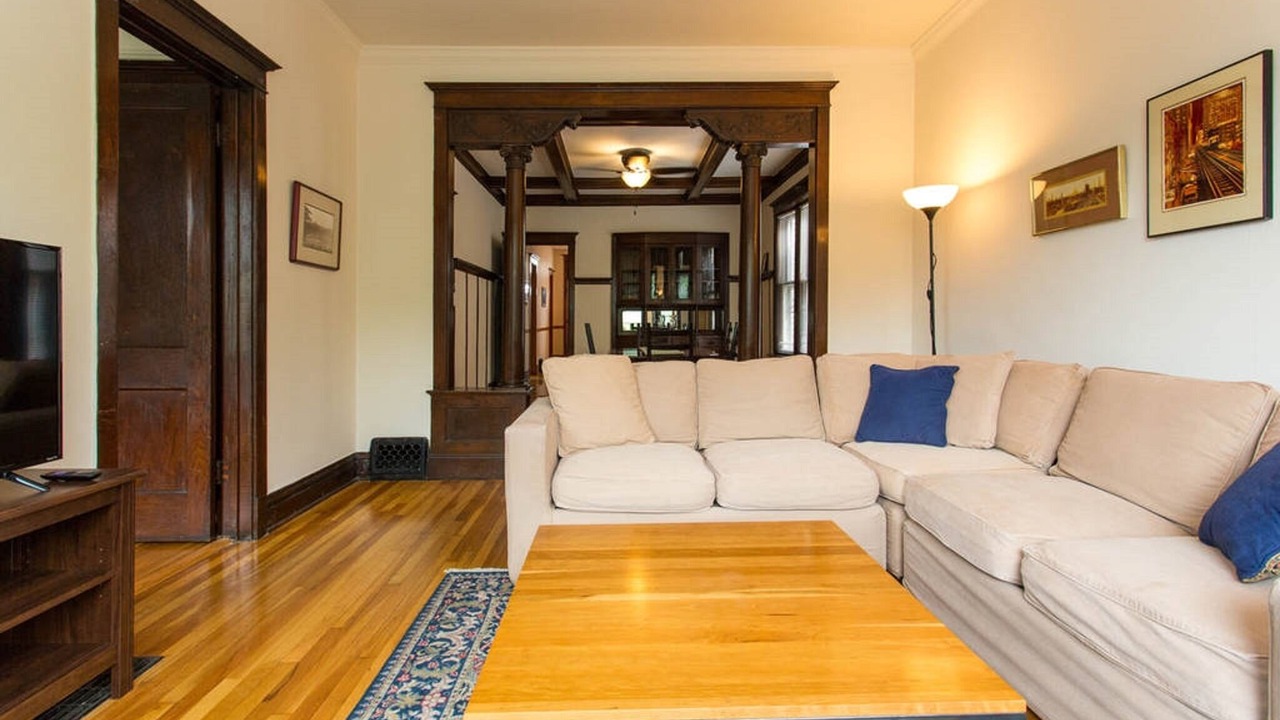 Photo of Livingroom in Lakeview