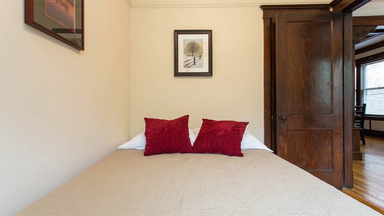 Photo of Bedroom in Lakeview