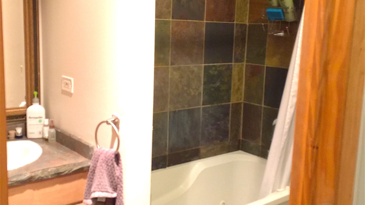Photo of Bathroom in Near North Side