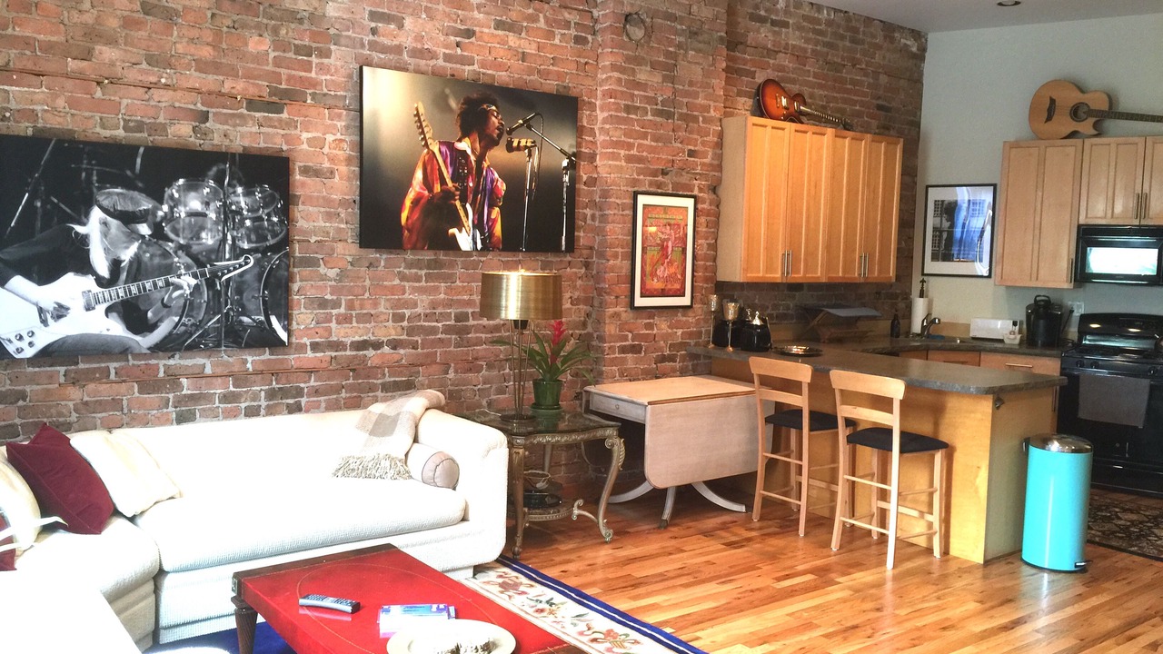 Photo of Livingroom in Near North Side
