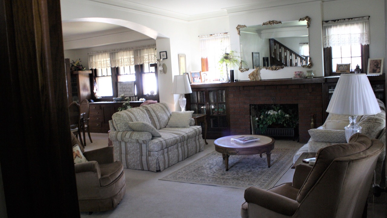 Photo of Livingroom in Dixon
