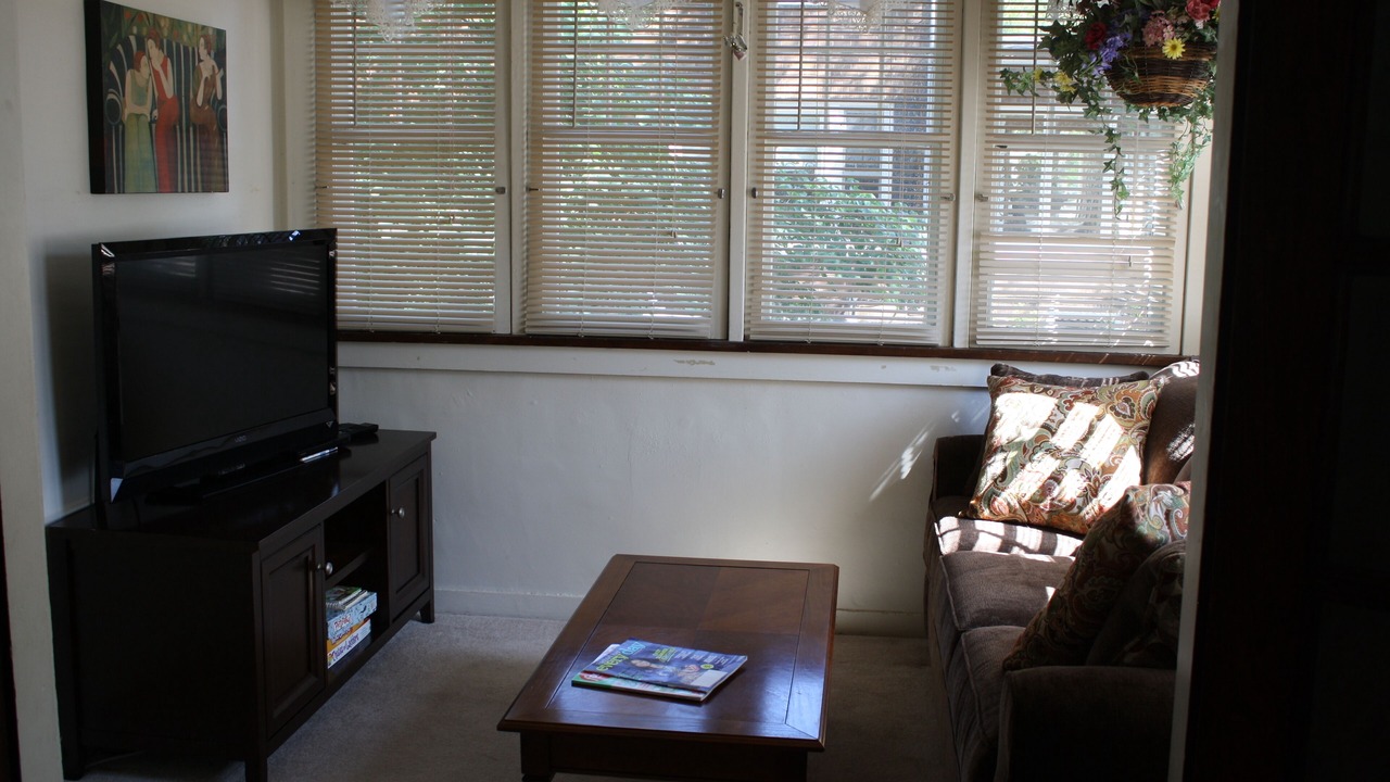 Photo of Livingroom in Dixon