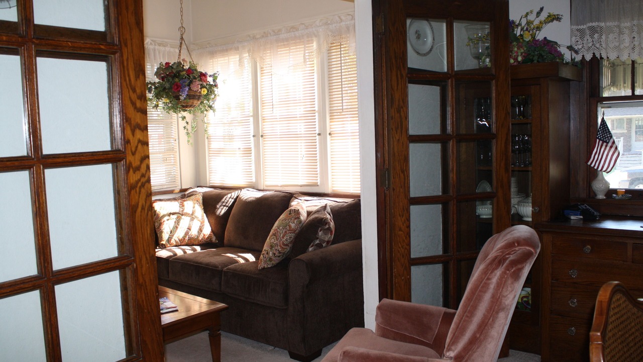 Photo of Livingroom in Dixon