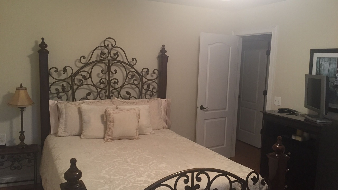 Photo of Bedroom in Lake Forest