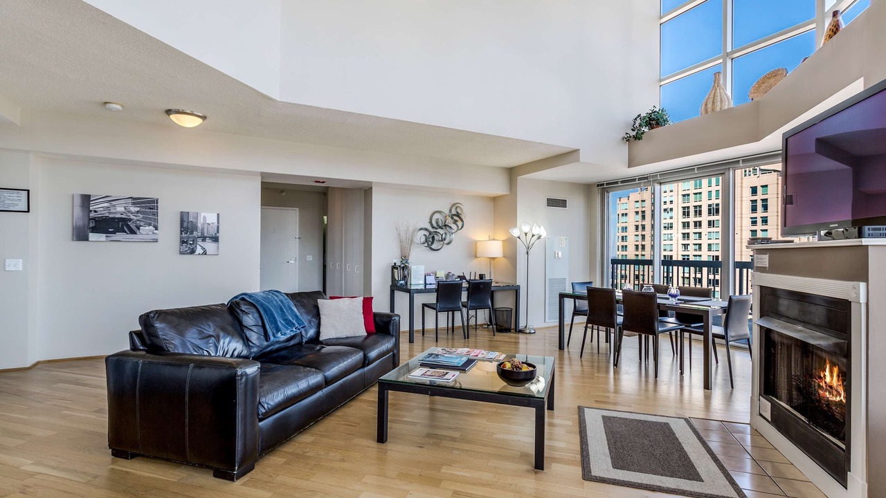 Photo of Livingroom in Downtown Chicago