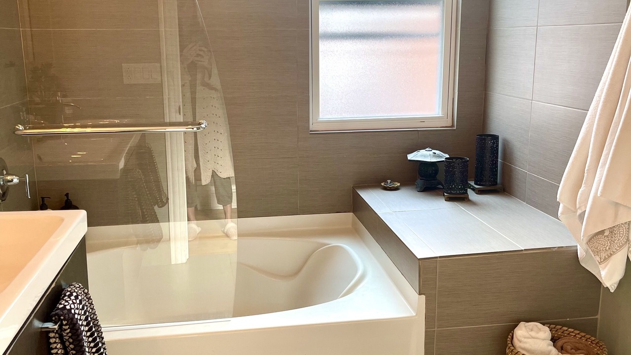 Photo of Bathroom in Oak Park