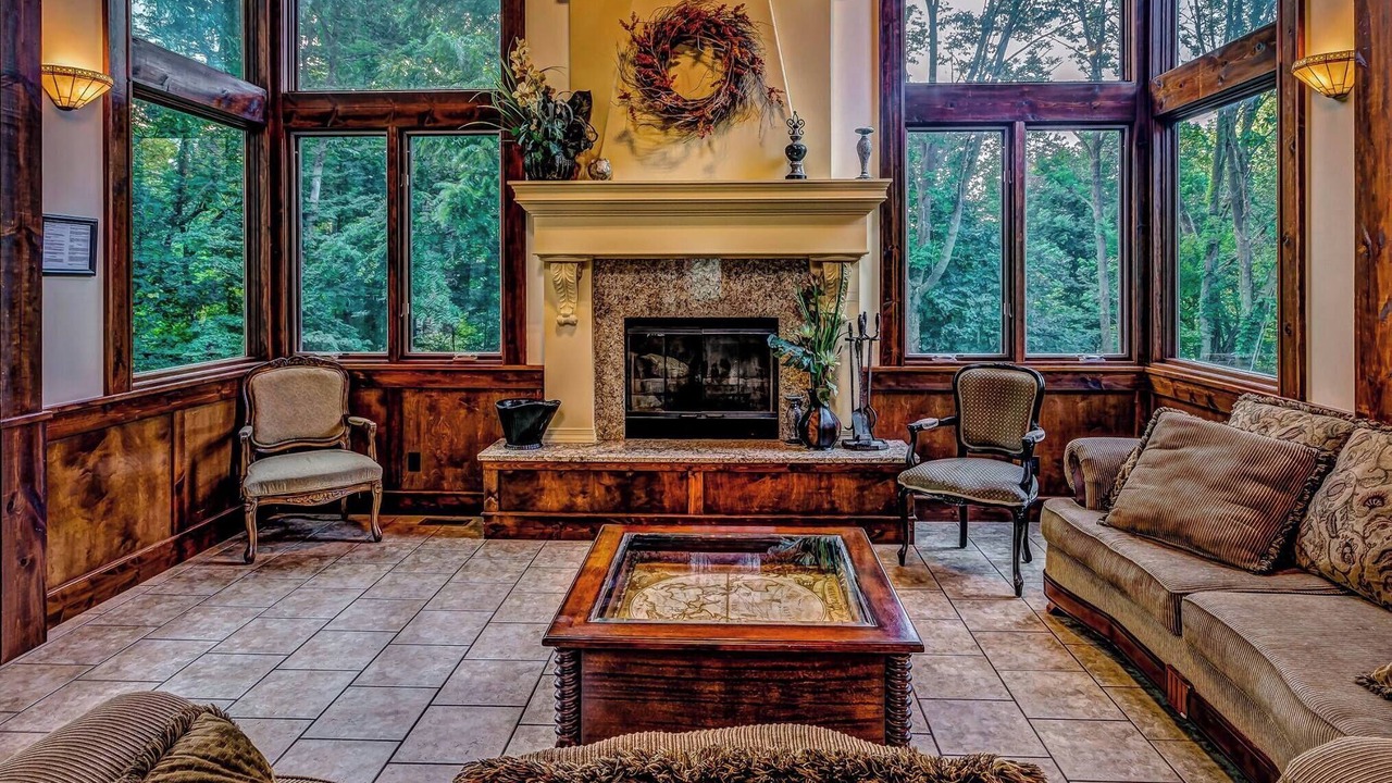 Photo of Livingroom in The Galena Territory