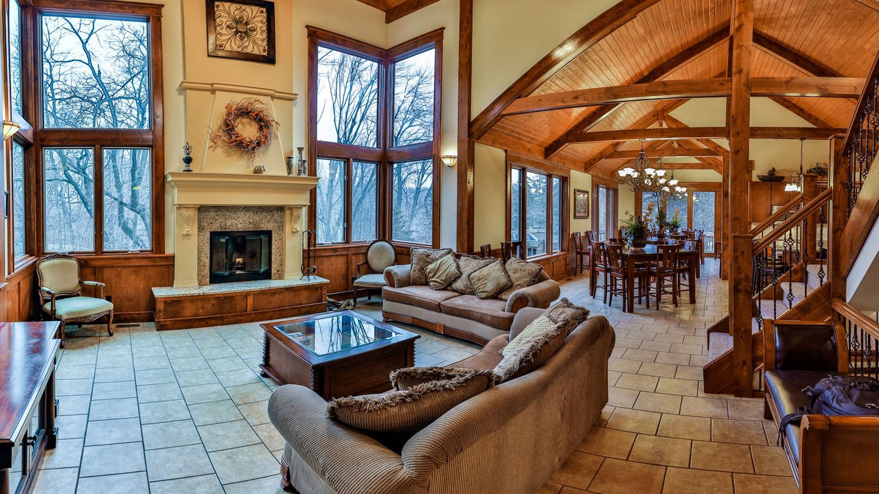 Photo of Livingroom in The Galena Territory