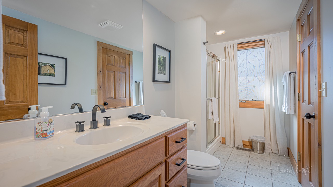 Photo of Bathroom in The Galena Territory