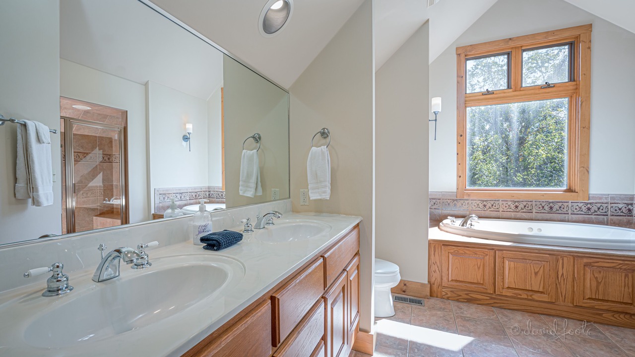 Photo of Bathroom in The Galena Territory