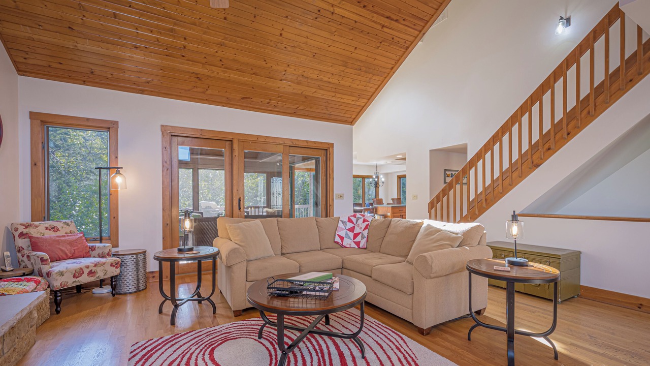 Photo of Livingroom in The Galena Territory