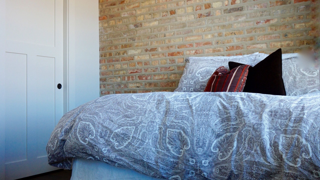 Photo of Bedroom in Rogers Park