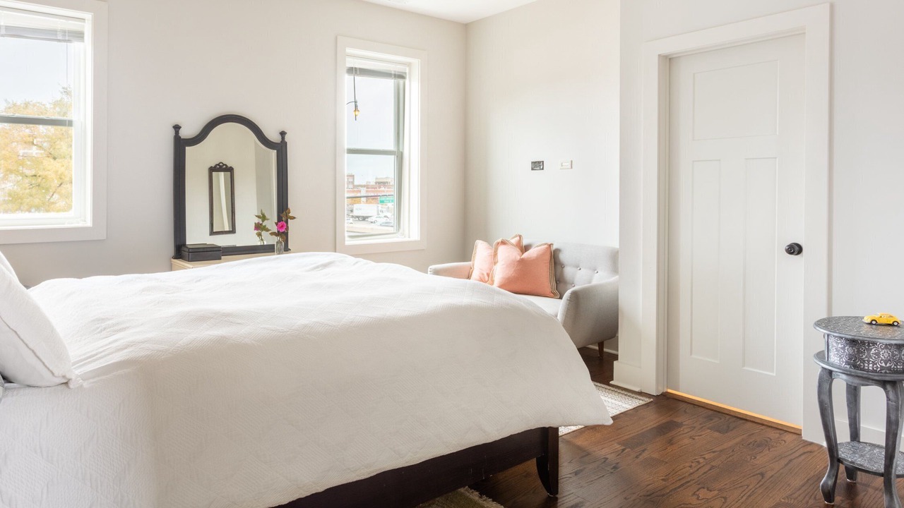 Photo of Bedroom in Rogers Park