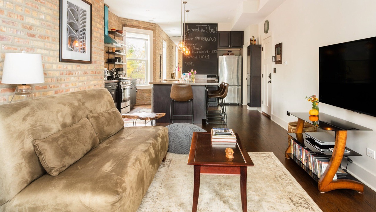 Photo of Livingroom in Rogers Park
