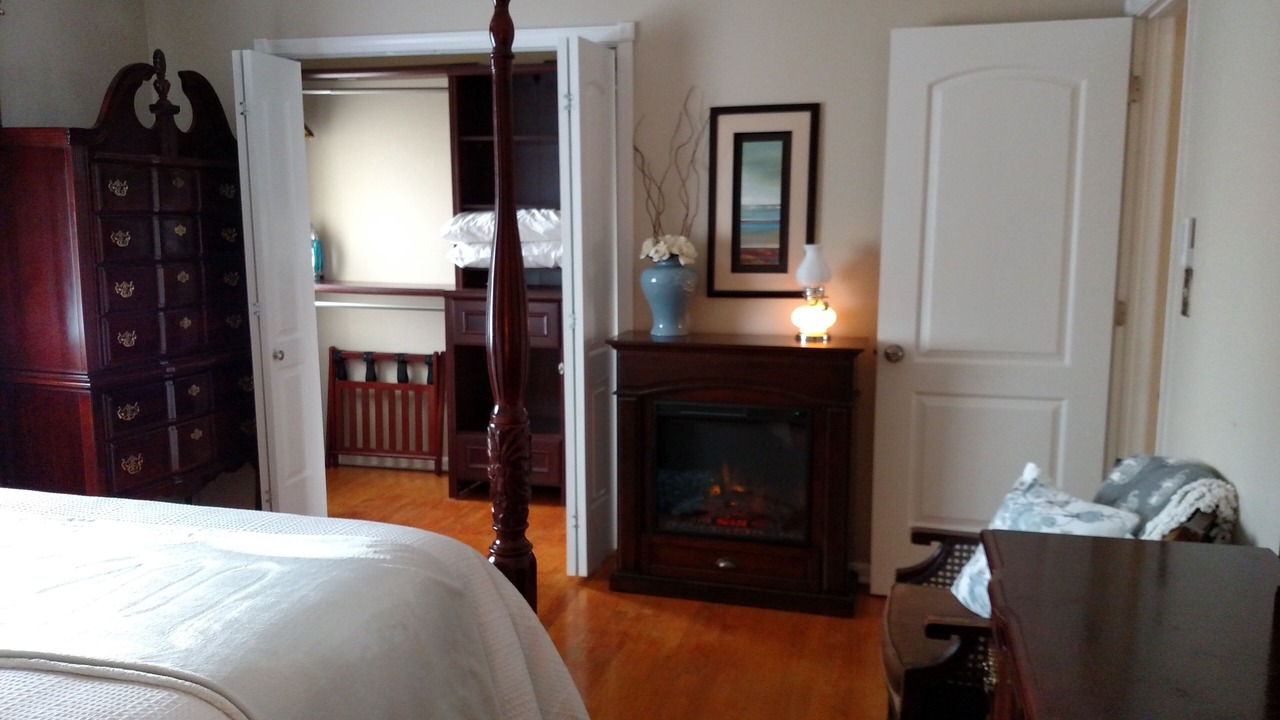 Photo of Bedroom in Evanston