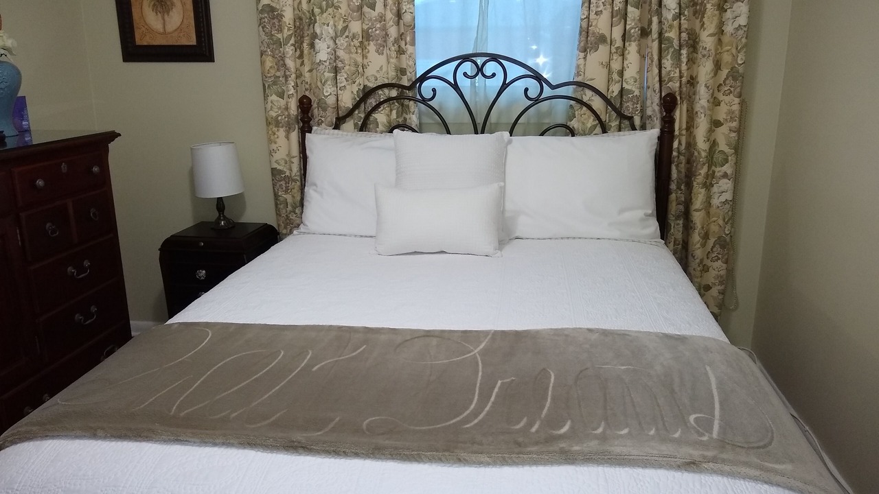Photo of Bedroom in Evanston