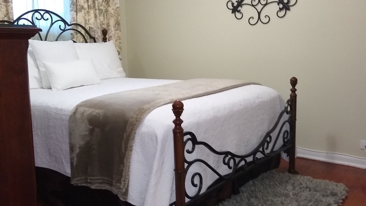 Photo of Bedroom in Evanston