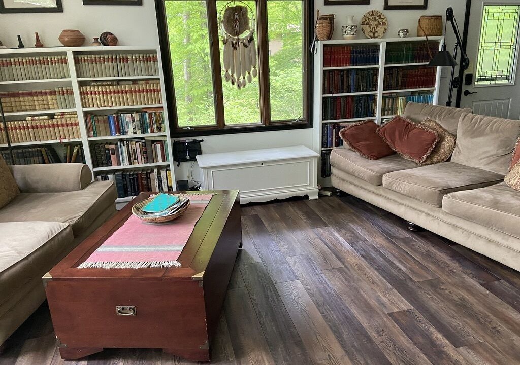 Photo of Livingroom in Effingham