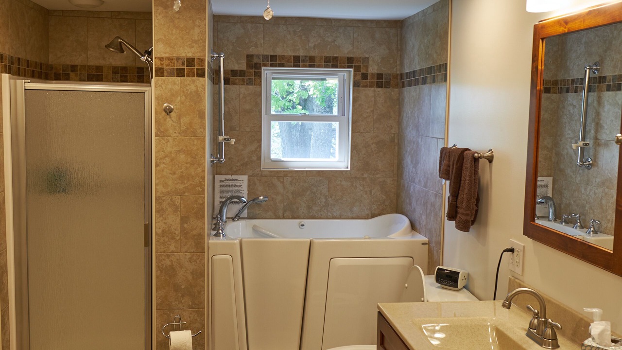 Photo of Bathroom in Murphysboro