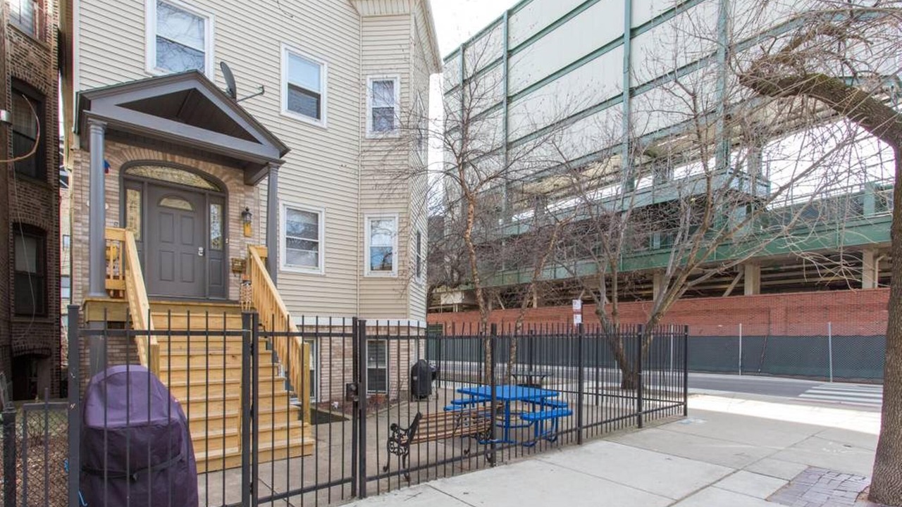 Photo of Outdoor in Wrigleyville