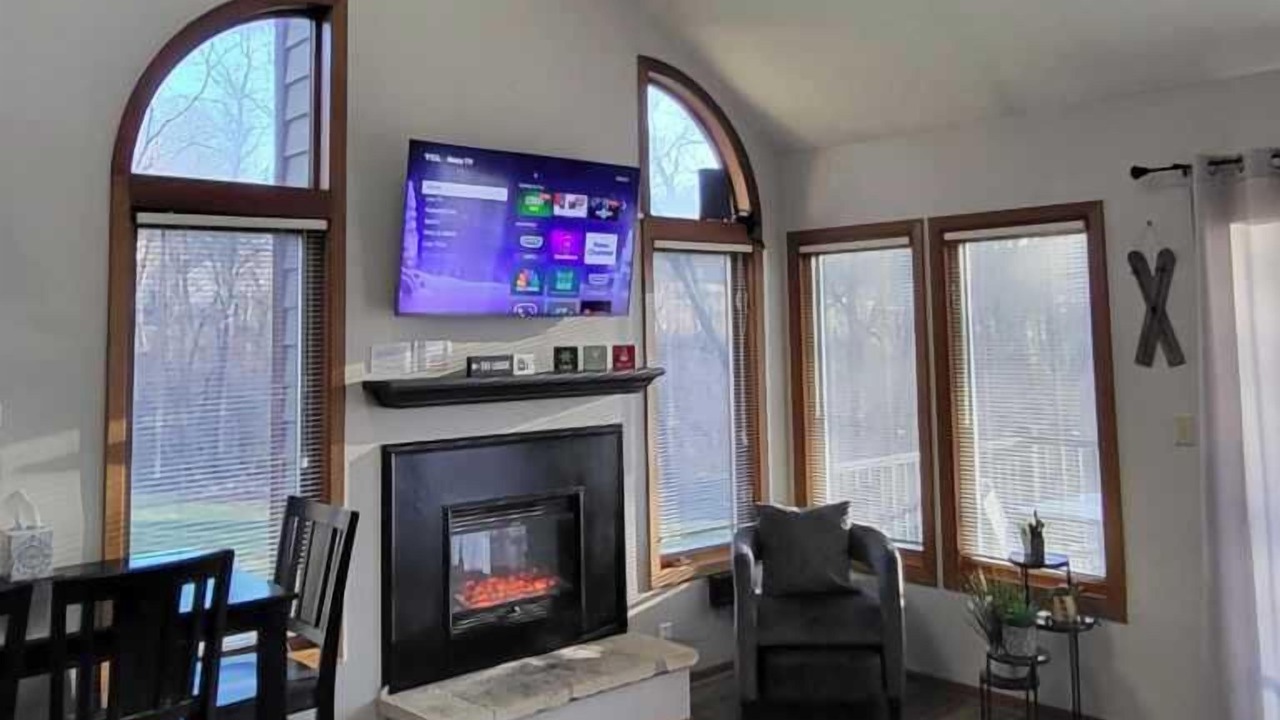 Photo of Livingroom in The Galena Territory