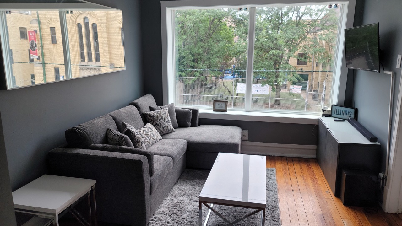Photo of Livingroom in West Town