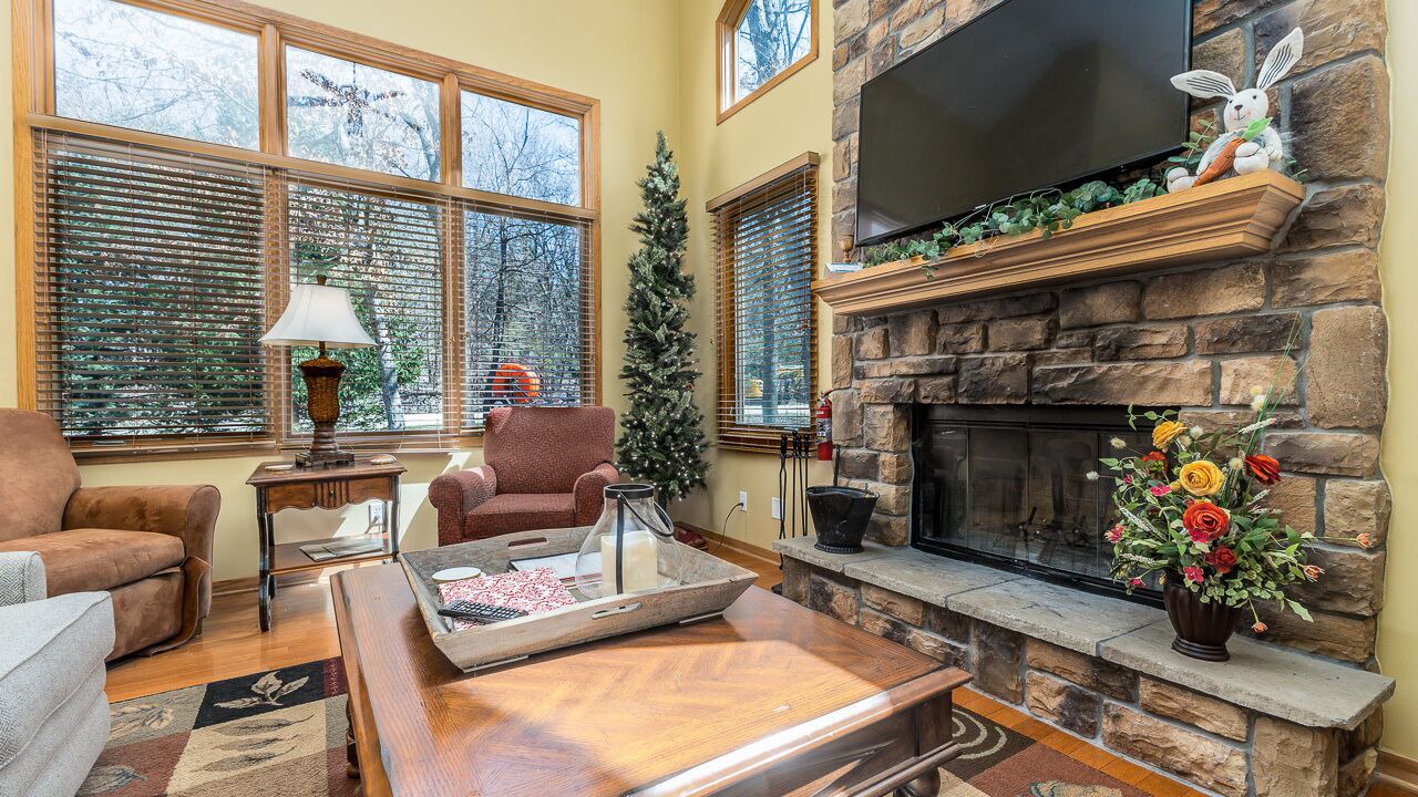 Photo of Livingroom in The Galena Territory