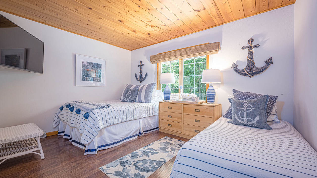 Photo of Bedroom in Apple River