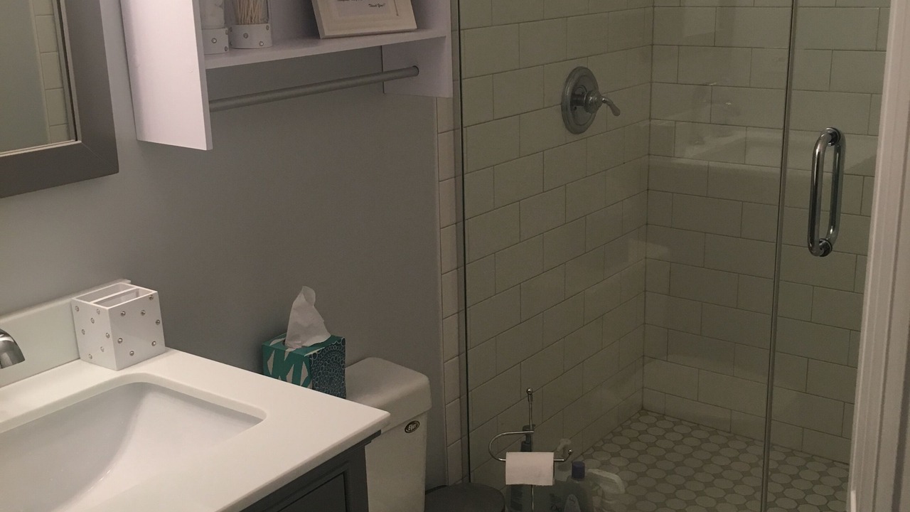 Photo of Bathroom in Lakeview