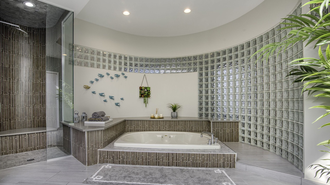 Photo of Bathroom in River West