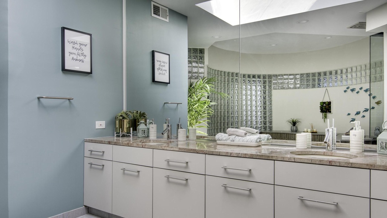 Photo of Bathroom in River West