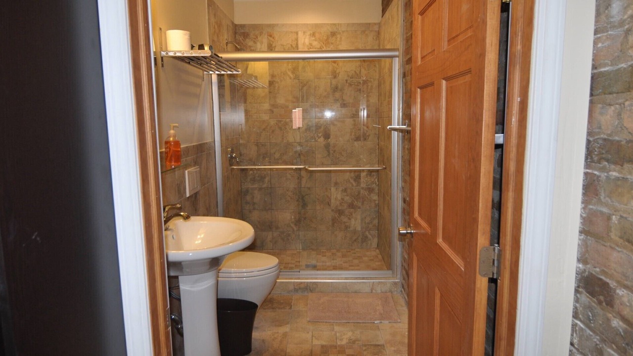 Photo of Bathroom in River North