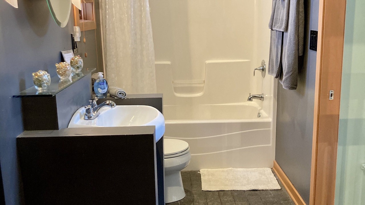 Photo of Bathroom in Solon Mills