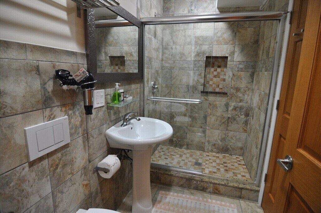 Photo of Bathroom in River North
