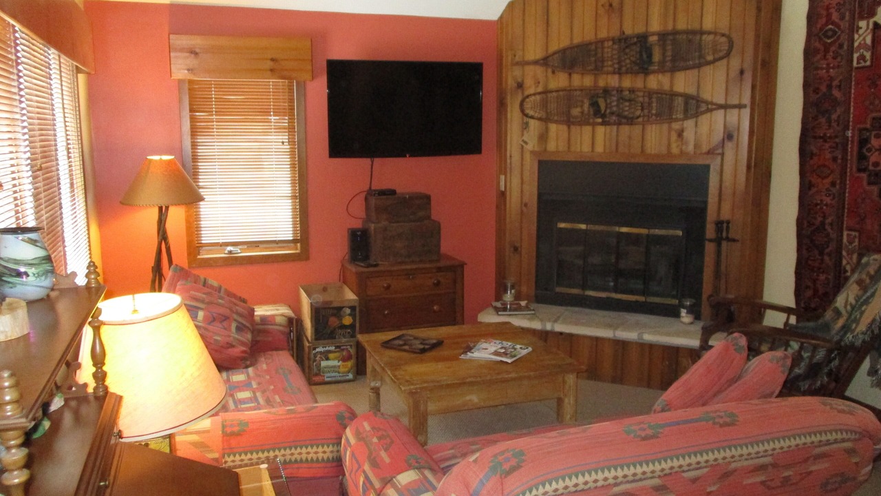 Photo of Livingroom in The Galena Territory
